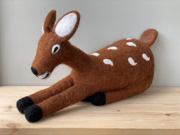Biche en feutre