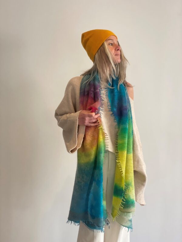 Echarpe arc en ciel bonnet jaune en cachemire