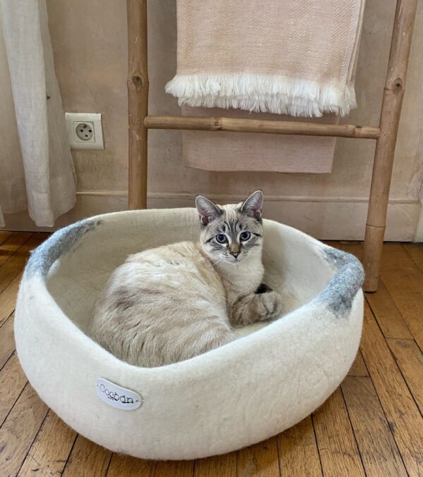 Panier pour chat en feutre écru