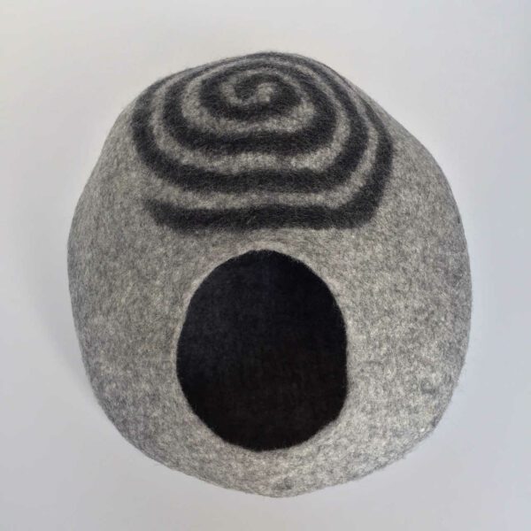 cocon gris spirale noire 1 1
